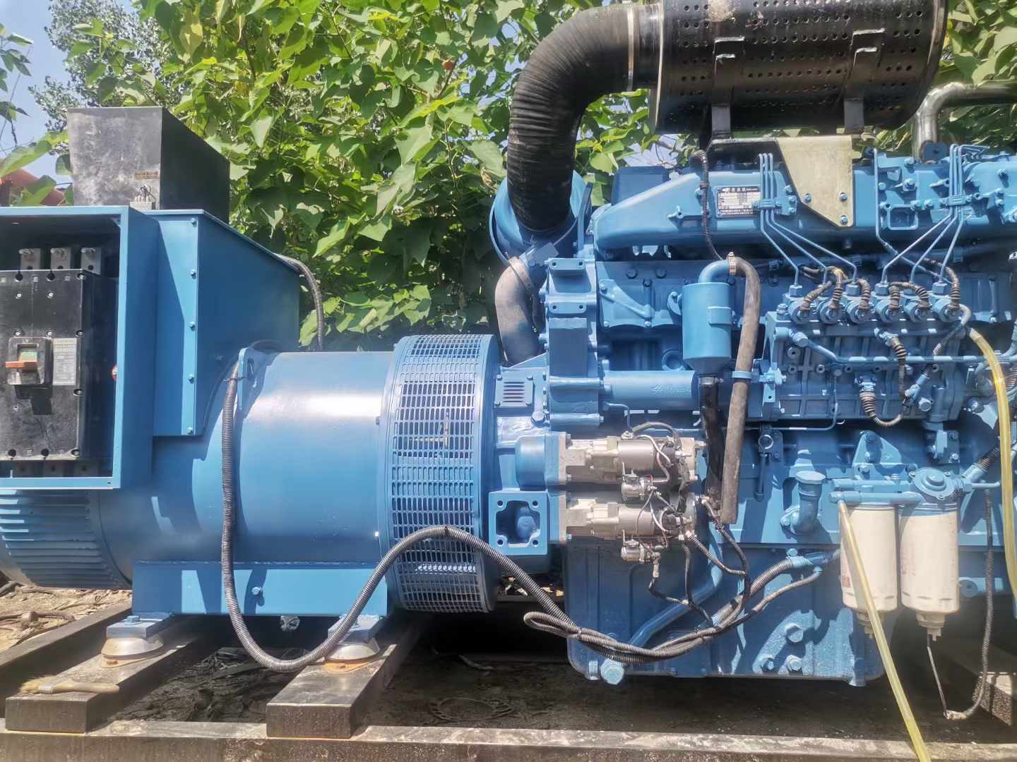 月湖详细说明降低 800kW 柴油发电机输出电流波动的方法